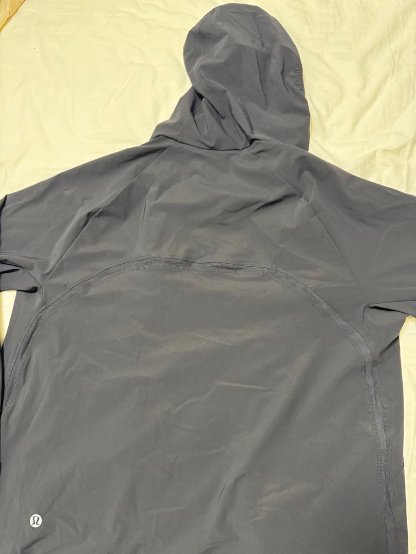 Lululemon フード付きグレーアウター