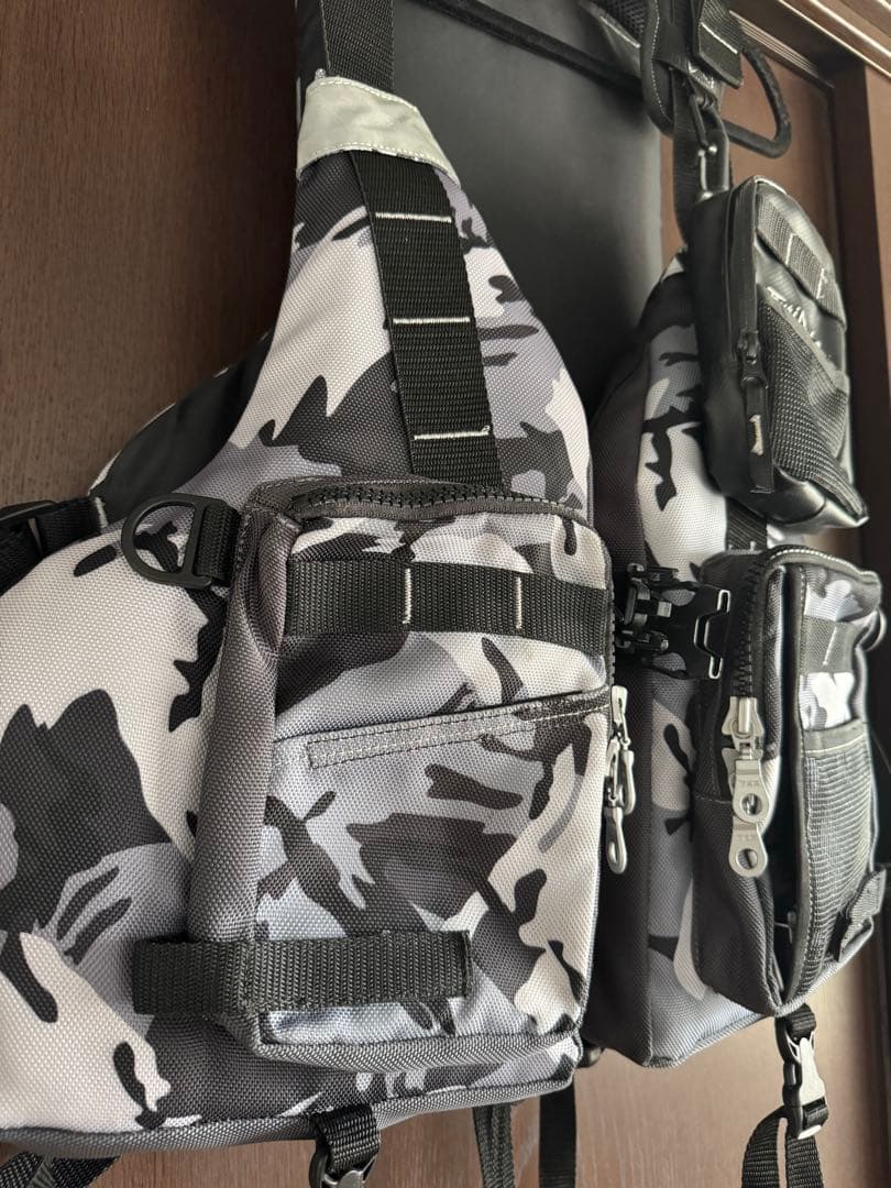 Tsuri Musha 迷彩ライフジャケット　石鯛　釣武者