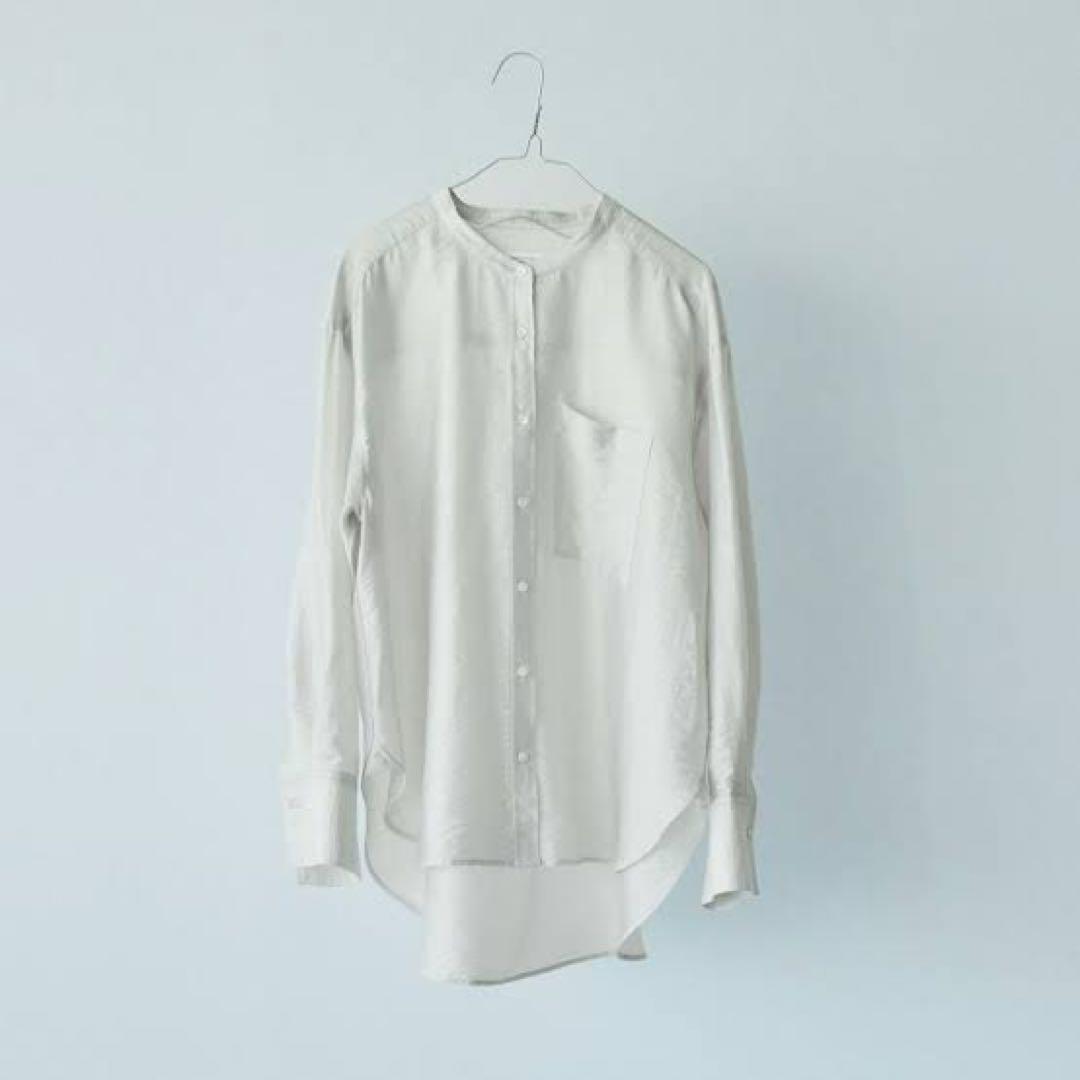 北欧暮らしの道具店 【24AW】とろんと光って揺れる シアーな羽織りブラウス