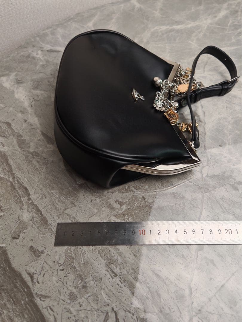 Vivienne Westwood ハンドバッグブラックチェーンチャーム付き美品