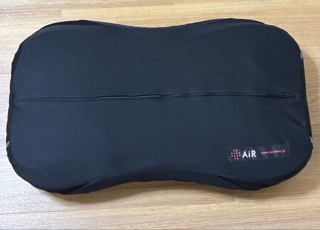 西川AiR4DX ピロー Lowタイプ 黒 収納バッグ付き