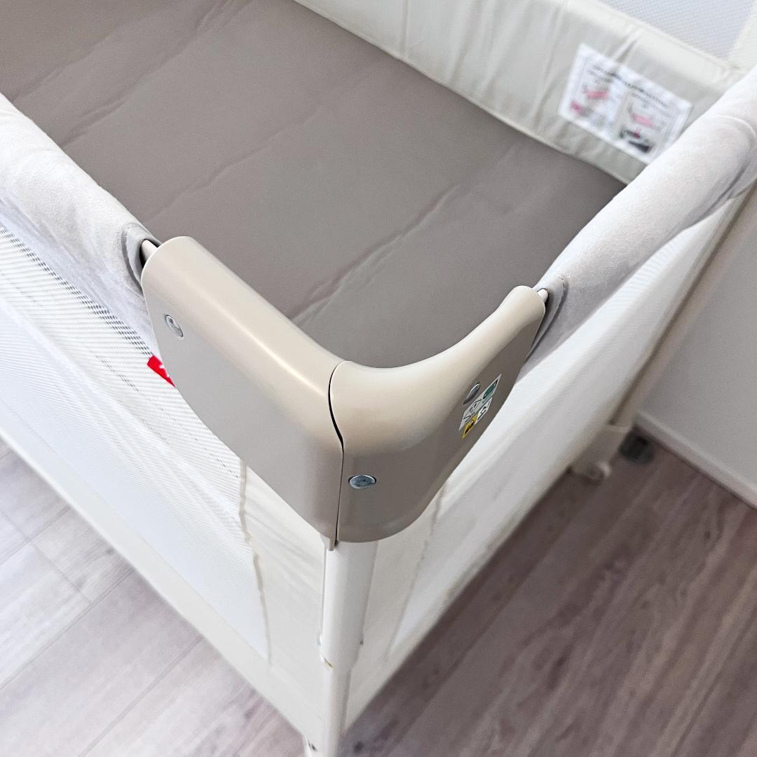 【美品】Apricaベビーベッド ココネルエアープラスABホワイトベージュ