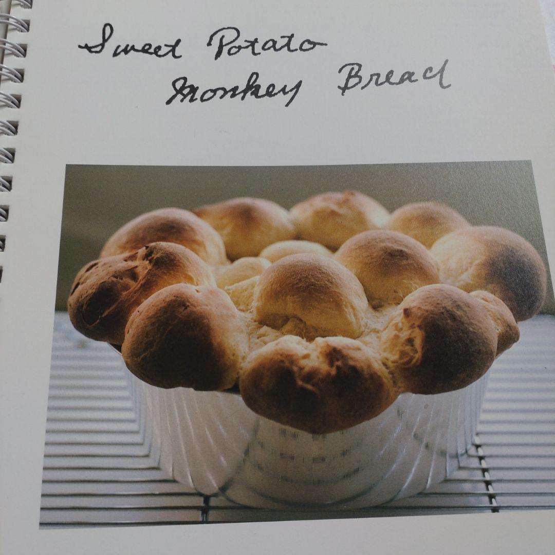 堀井和子　レシピ　料理本　旅　エッセイ　パン　お菓子　朝食　スイーツ　ケーキ