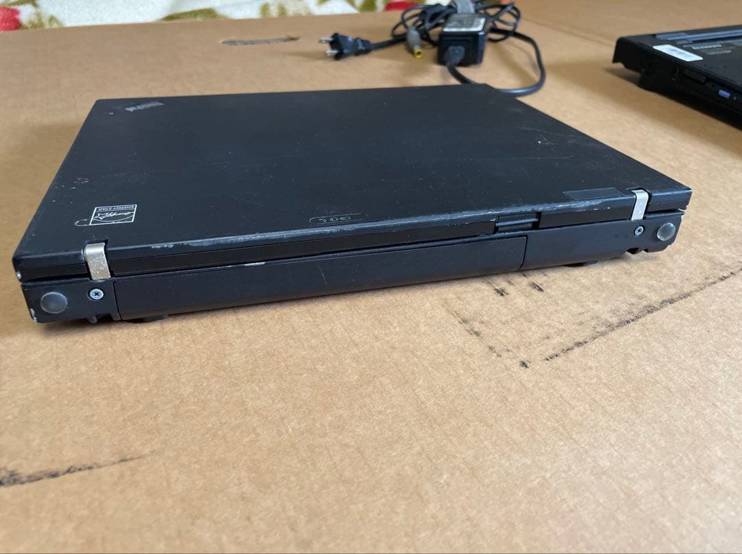 値下げThinkPad X61＋X6 UltraBase OS Ubuntu