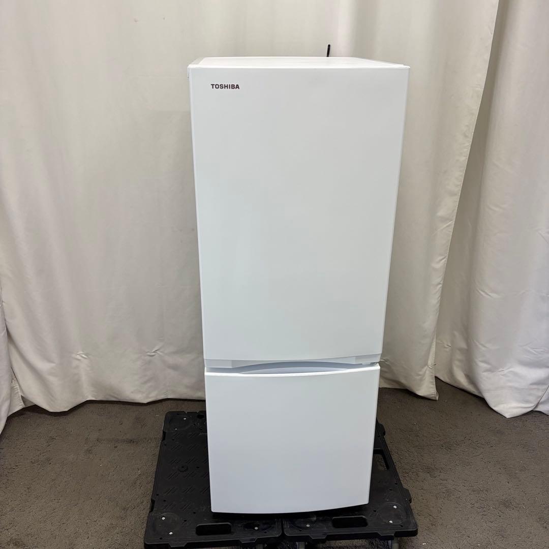 141　東芝　冷蔵庫　一人暮らし　白　25年製　綺麗　中古　設置無料　安い‼️