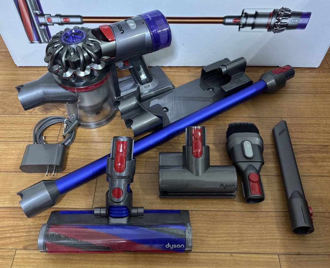 【美品】dyson V8 slim 作動良好　分解清掃メンテナンス済