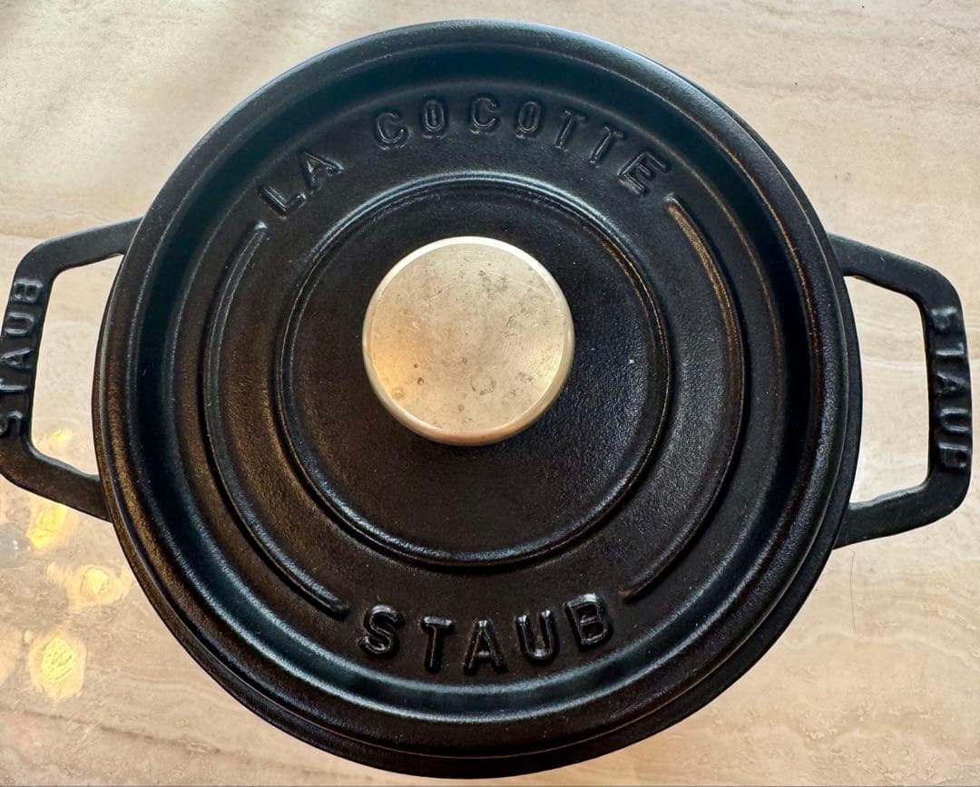 staub ピコ・ココット ラウンド 16cm ブラック 現行品より深さがある