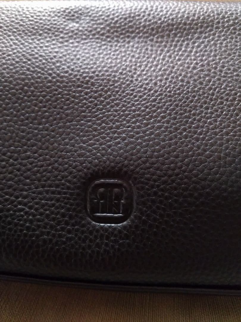 ショルダーバッグ　牛革　ブラック