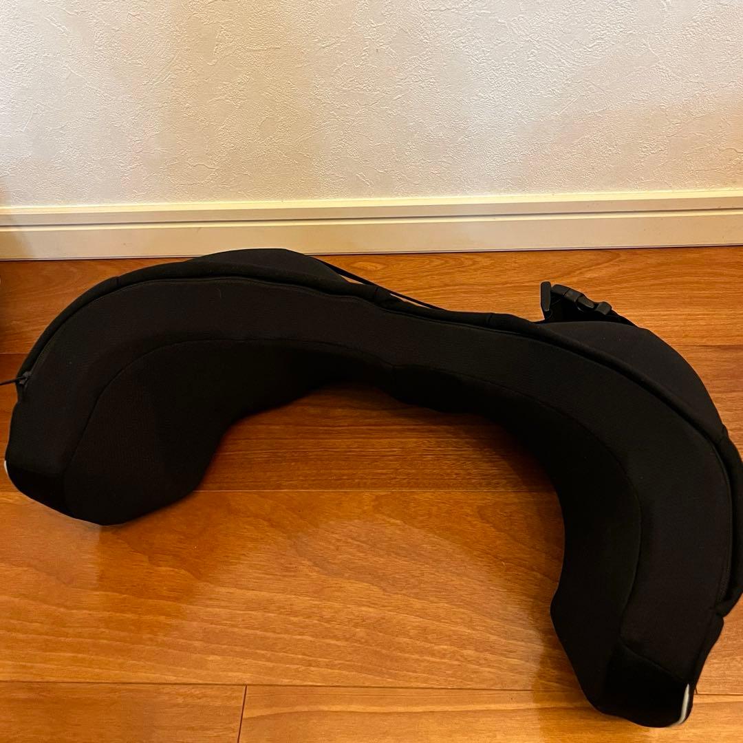 【美品】西川　keeps 腰枕　ランバークッション　ブラック