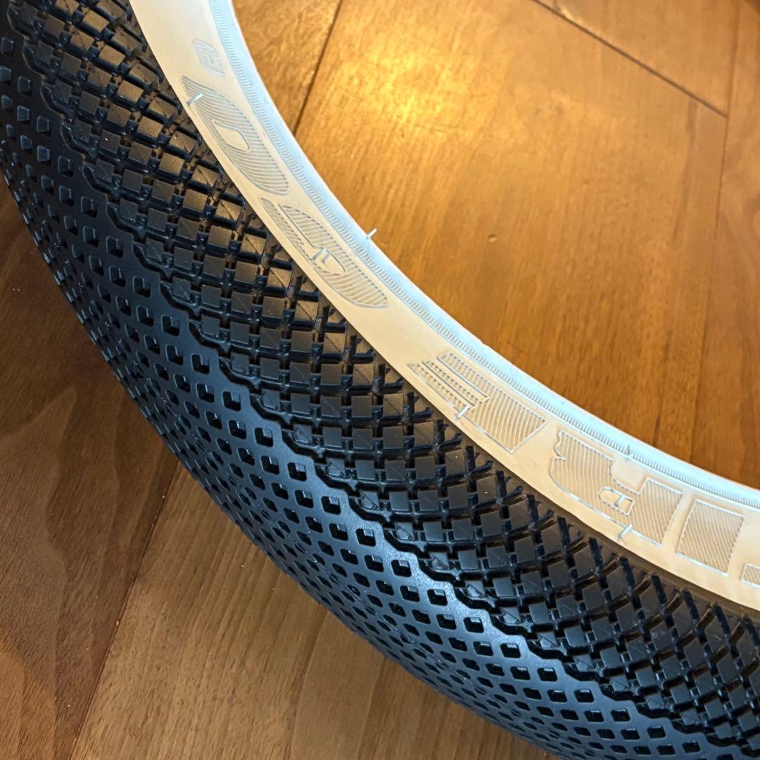 VEE Tire Speedster 20×4.0 ホワイトウォール MATE等