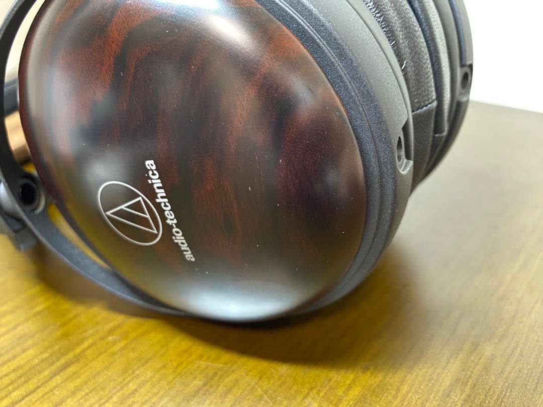 オーディオテクニカ　ATH-AWKT 密閉型ヘッドホン　【最終値下げ】