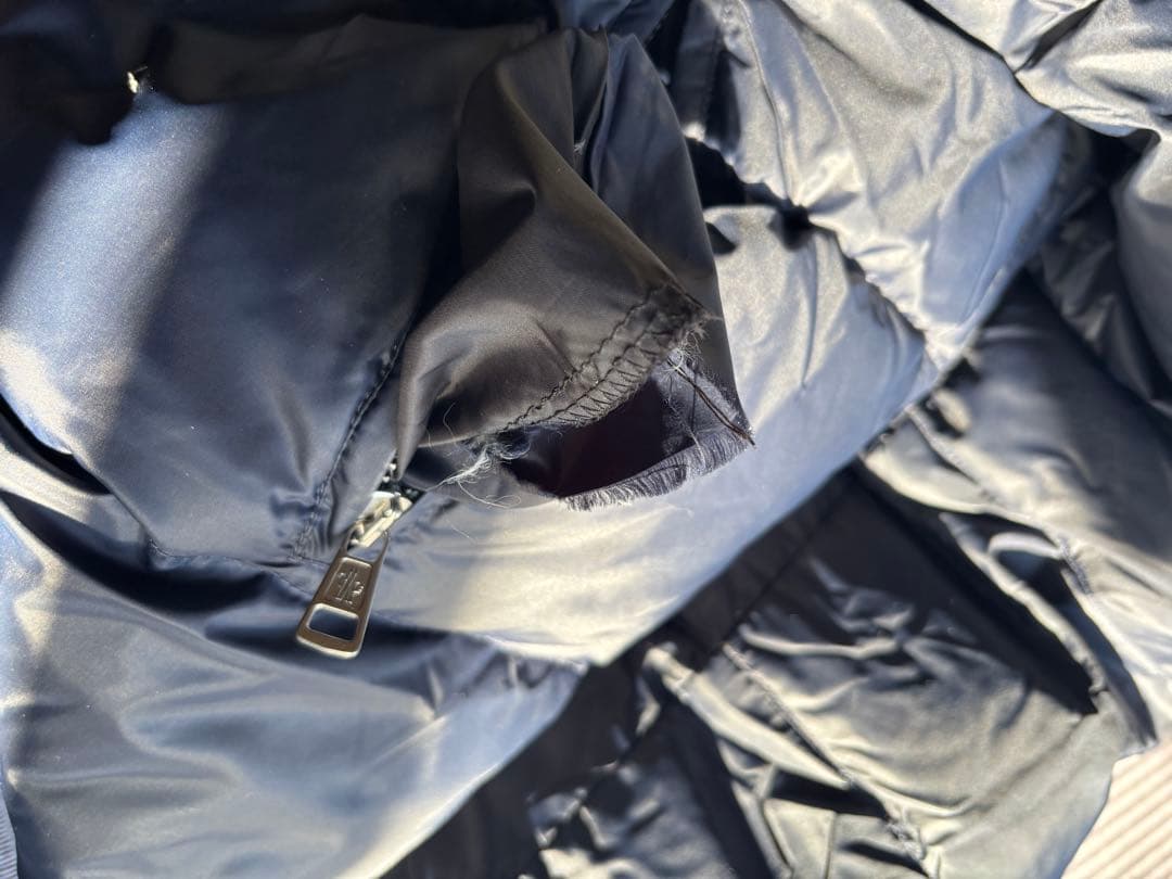 MONCLER ネイビー　ダウンジャケット