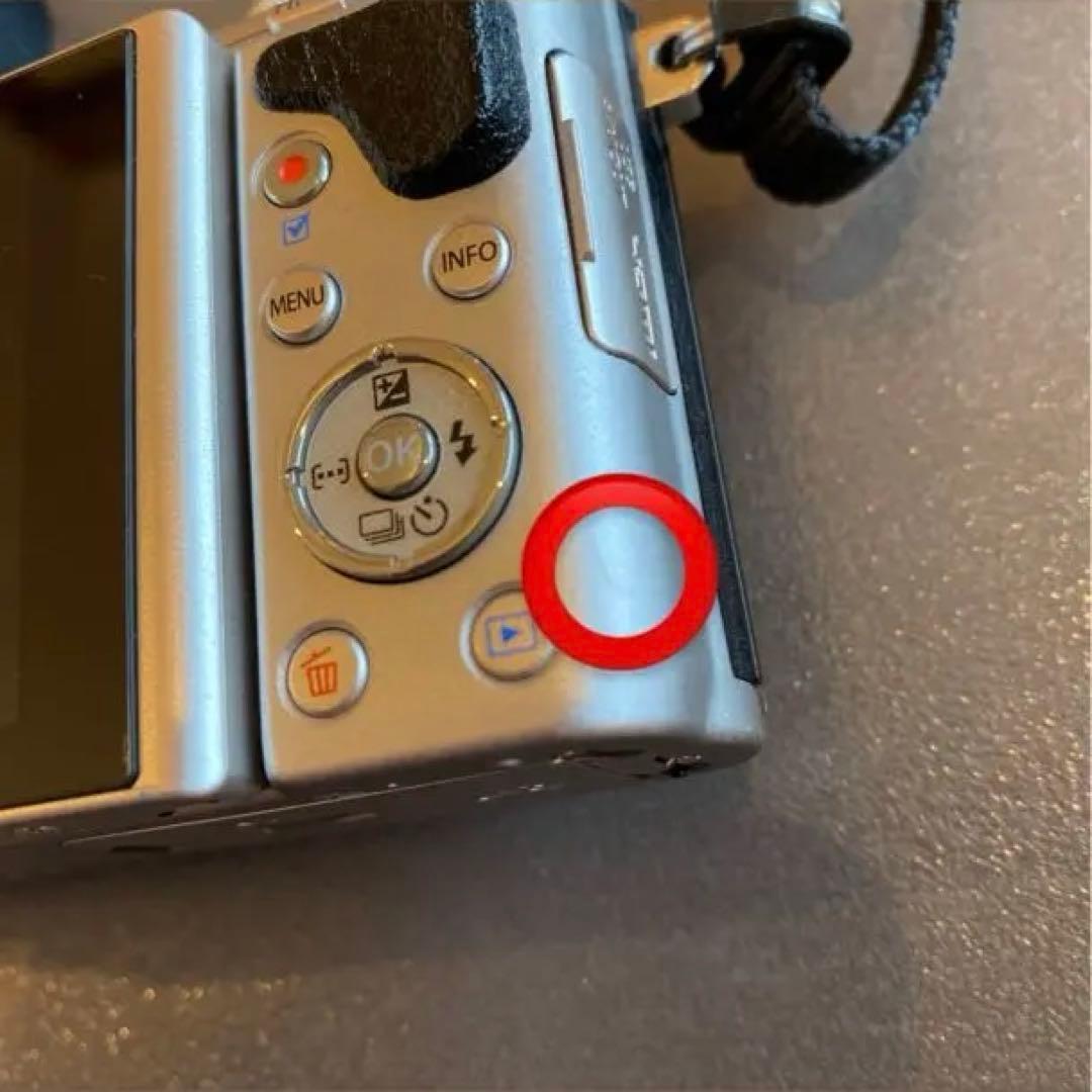 OLYMPUS PEN E-PL8 ミラーレス一眼