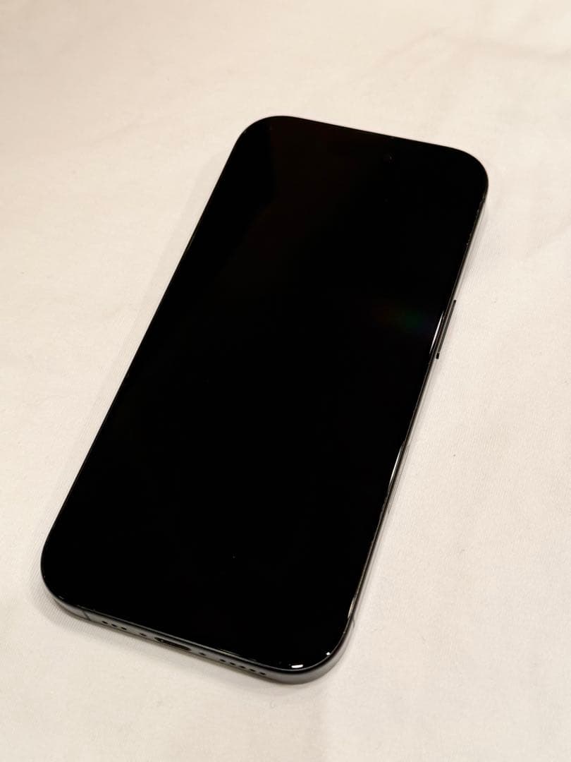 Apple iPhone 16Pro ブラックチタニウム 本体　512GB