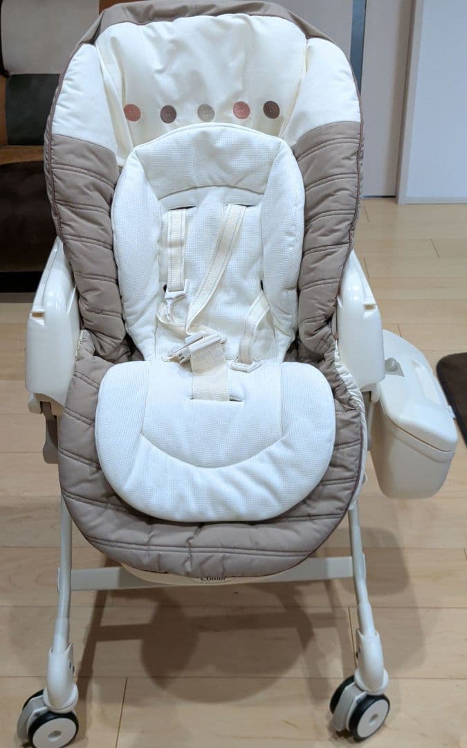 コンビ　ネムリラAT 電動ハイローチェア オートスウィングゆりかご クリーム色