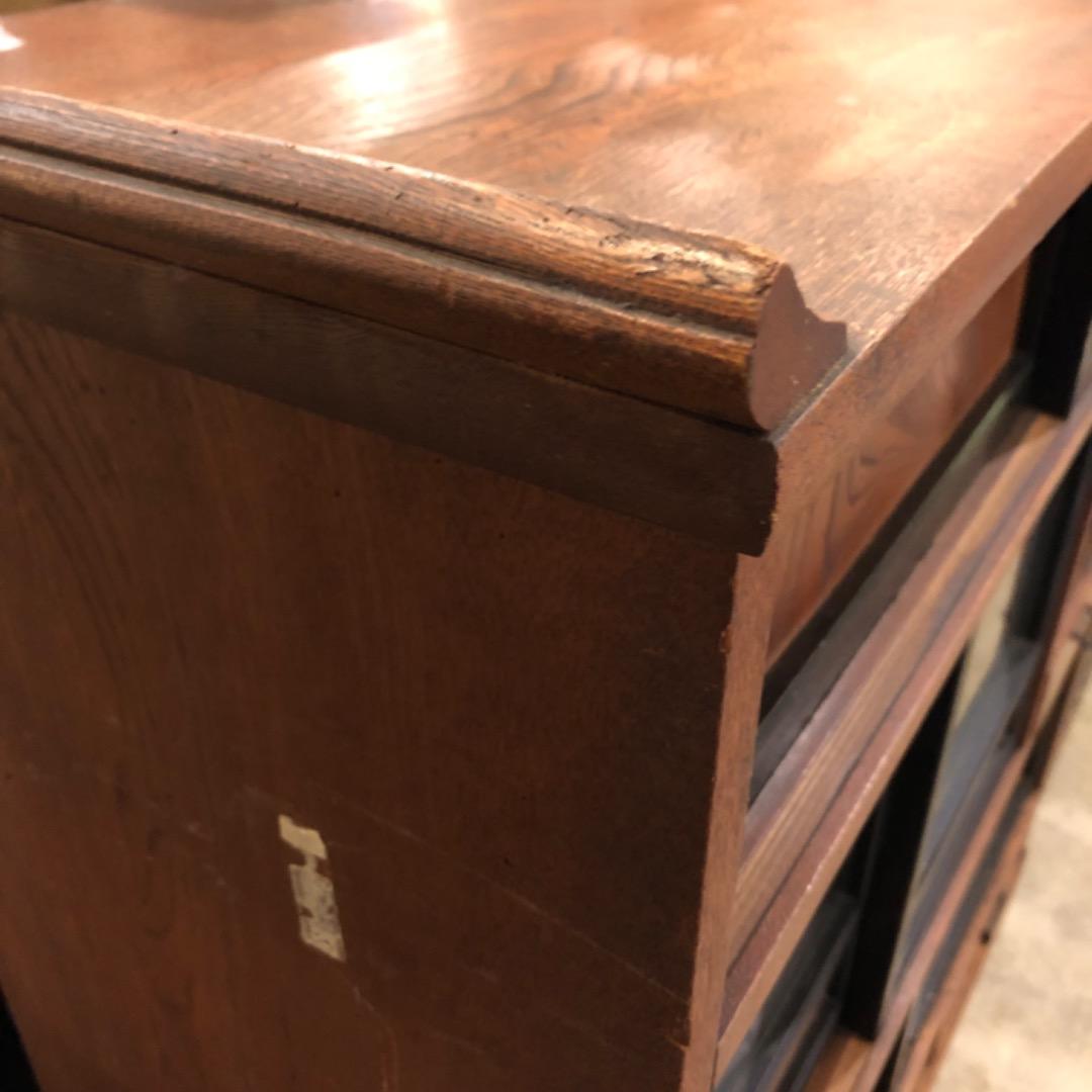 昭和アンティーク　茶棚　飾り棚　木製引き出し　ガラス戸付き　収納棚　茶箪笥　棚