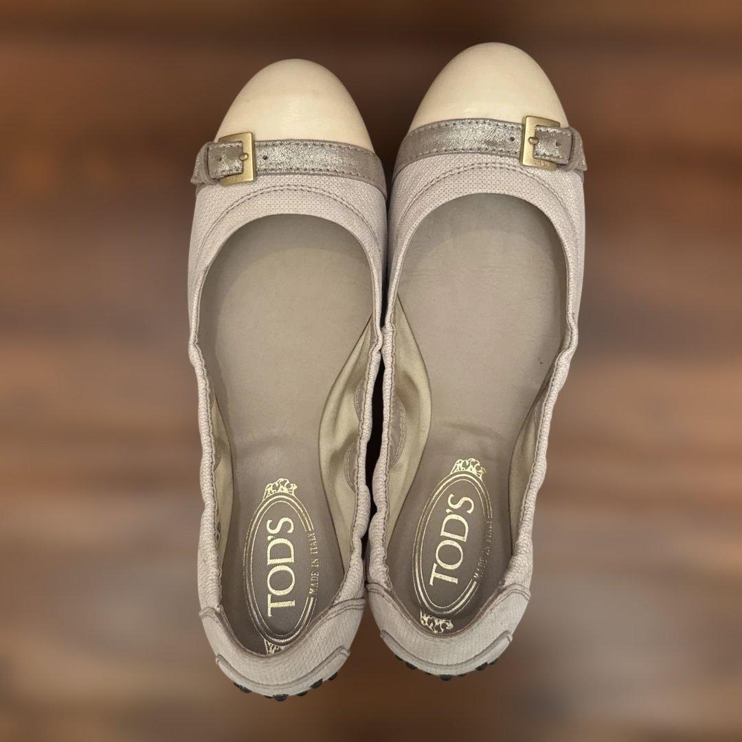 女*将様 TOD'S ベージュ バレエシューズ　フラットシューズ24.5〜25c