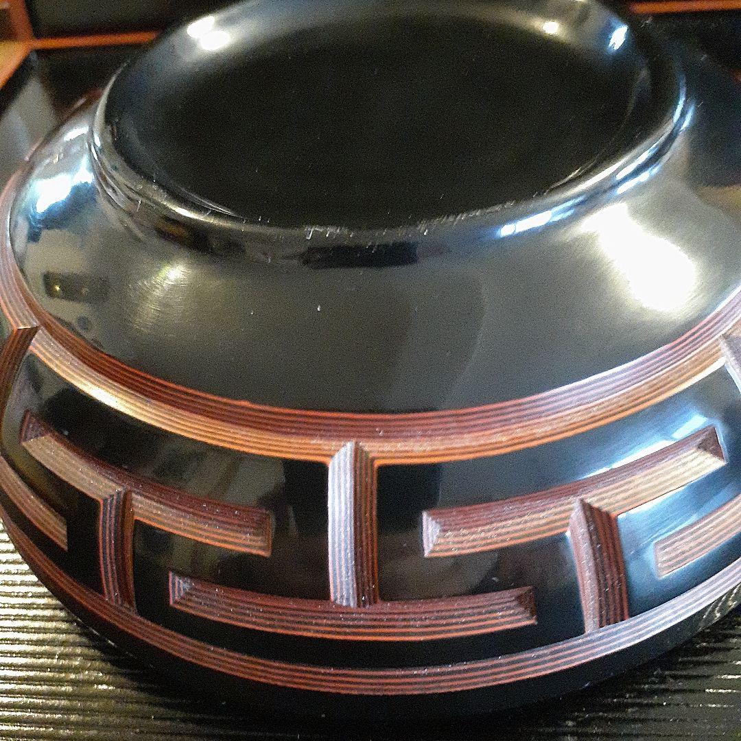 堆朱屈輪　菓子器