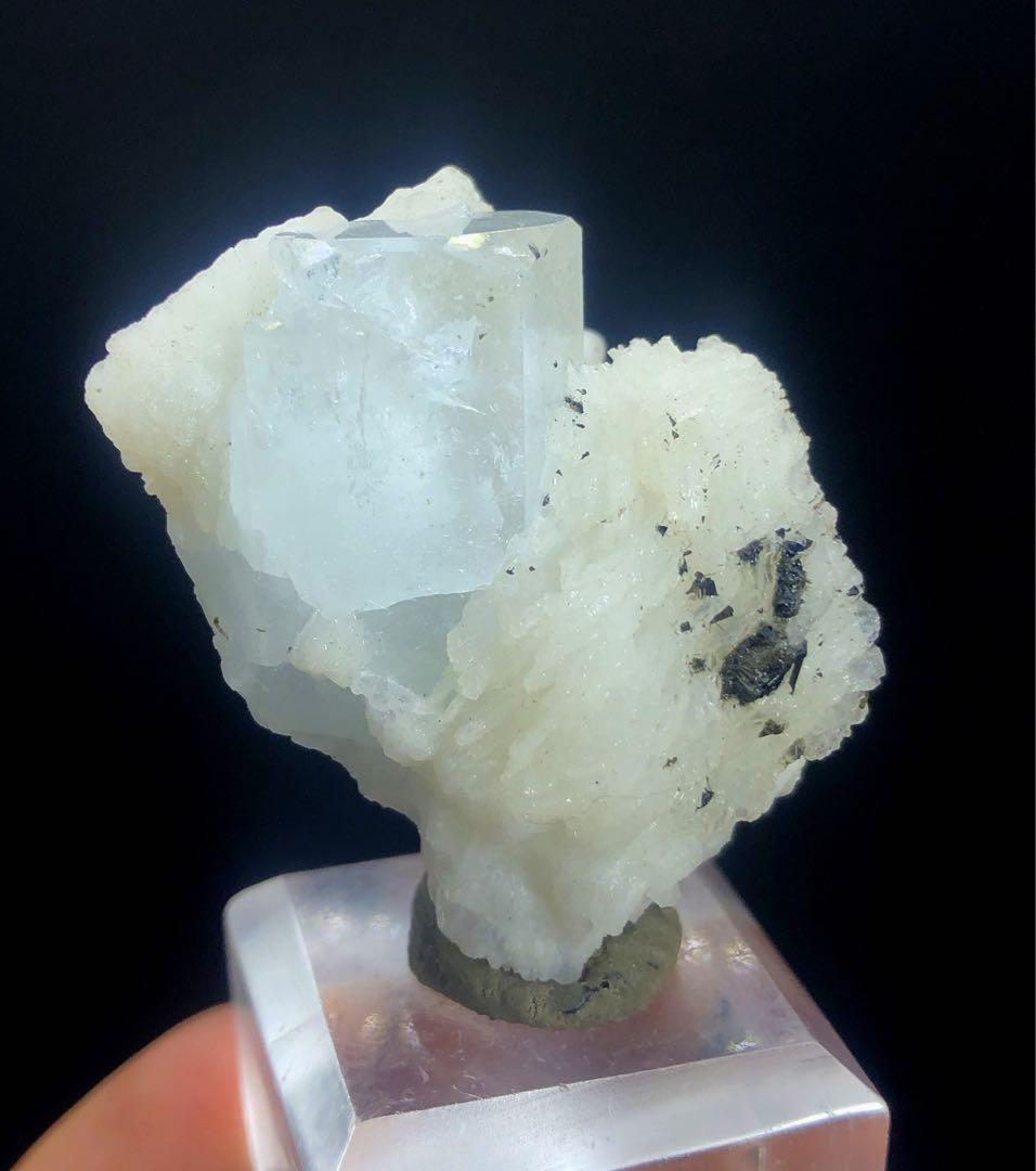 ブルーアクアマリンクリスタルとアルバイト