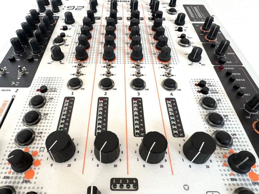 Allen & Heath Xone:92 R DJミキサー
