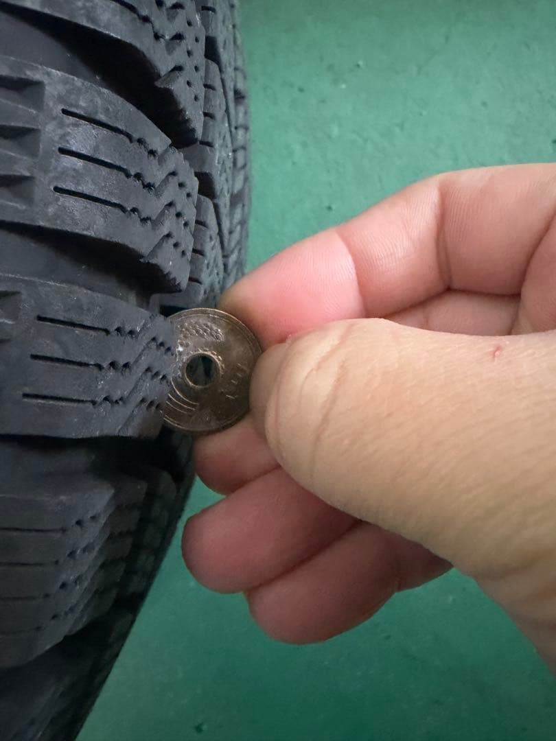 スタッドレスタイヤ+ホイール4本セットEMBELY HIFLY