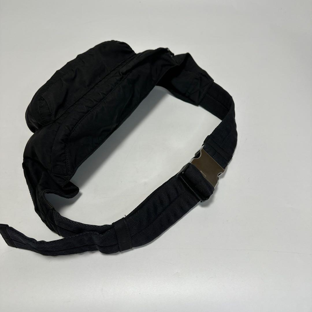 j77【極美品】プラダ　三角ロゴ　ナイロンブラック　ウエストポーチボディバッグ