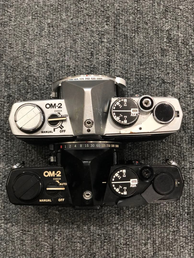 Olympus OM-2 シルバー ブラック フィルムカメラ　2個　002