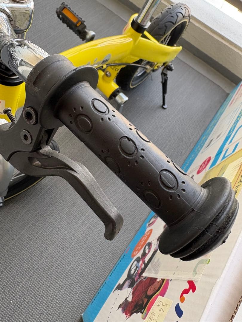 へんしんバイク ストライダー スタンド付き　黄色