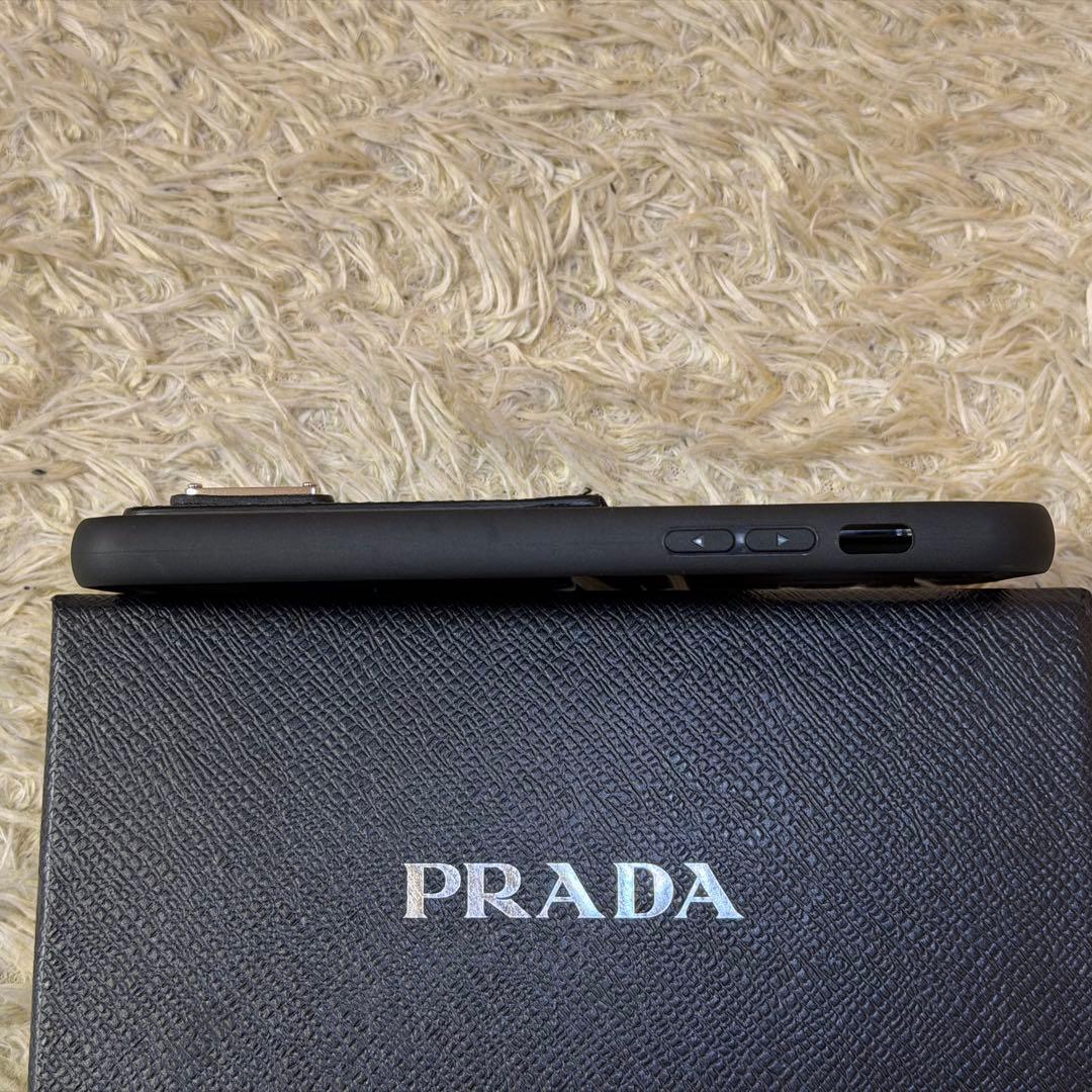 ☆極美品☆PRADA プラダ　iPhoneケース サフィアーノレザー　三角ロゴ