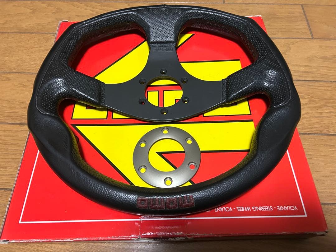 momoステアリング