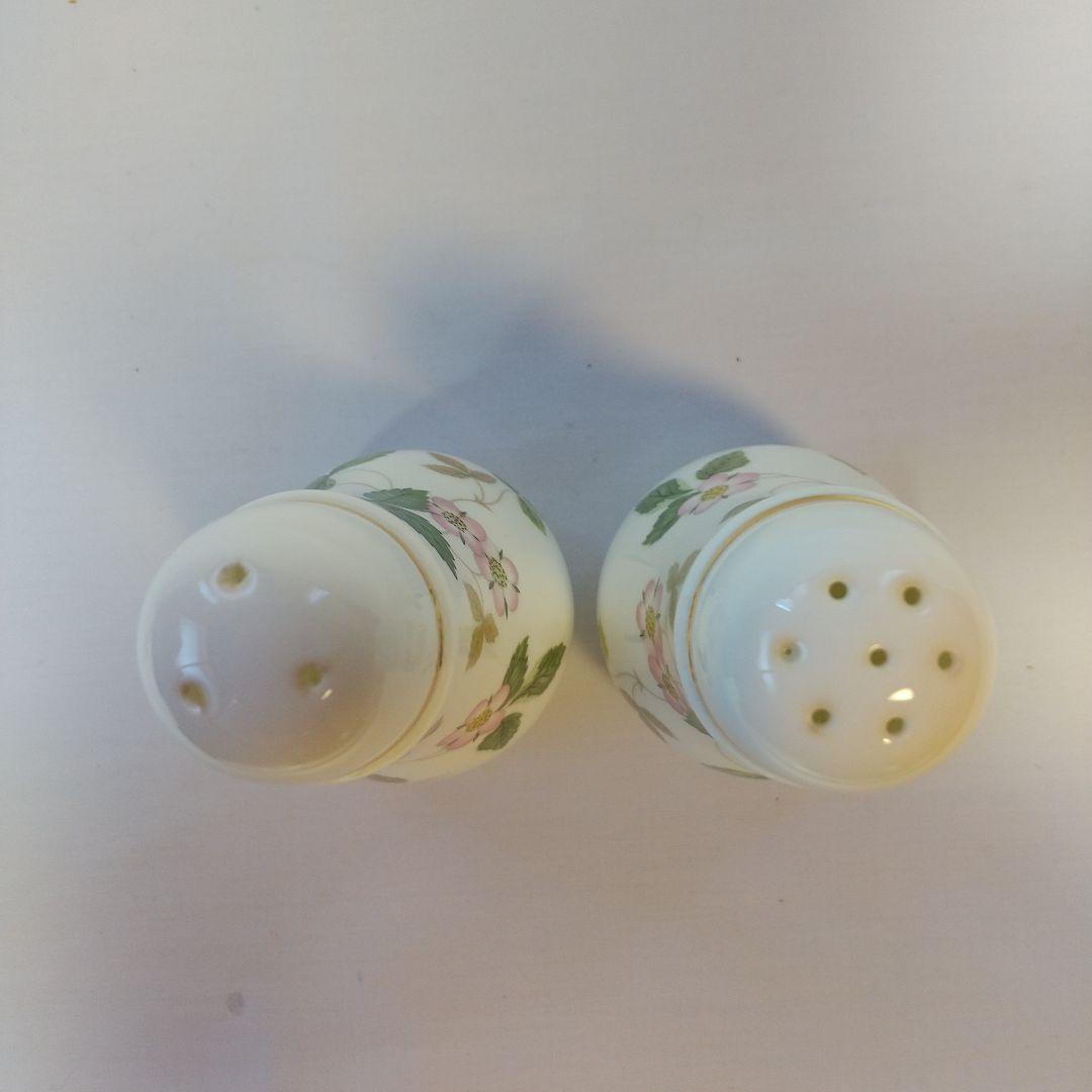 ウェッジウッド　ワイルドストロベリー　塩、胡椒入れ