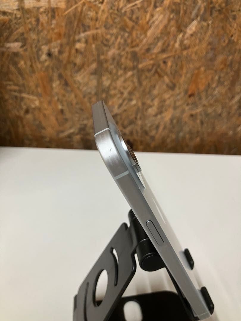 【美品】iPhone 15 256GB ブルー