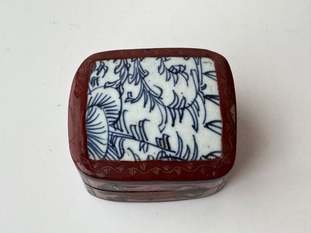 アンティーク 骨董 漆器 香合 青白磁 花柄 蟹デザイン 小物入れ