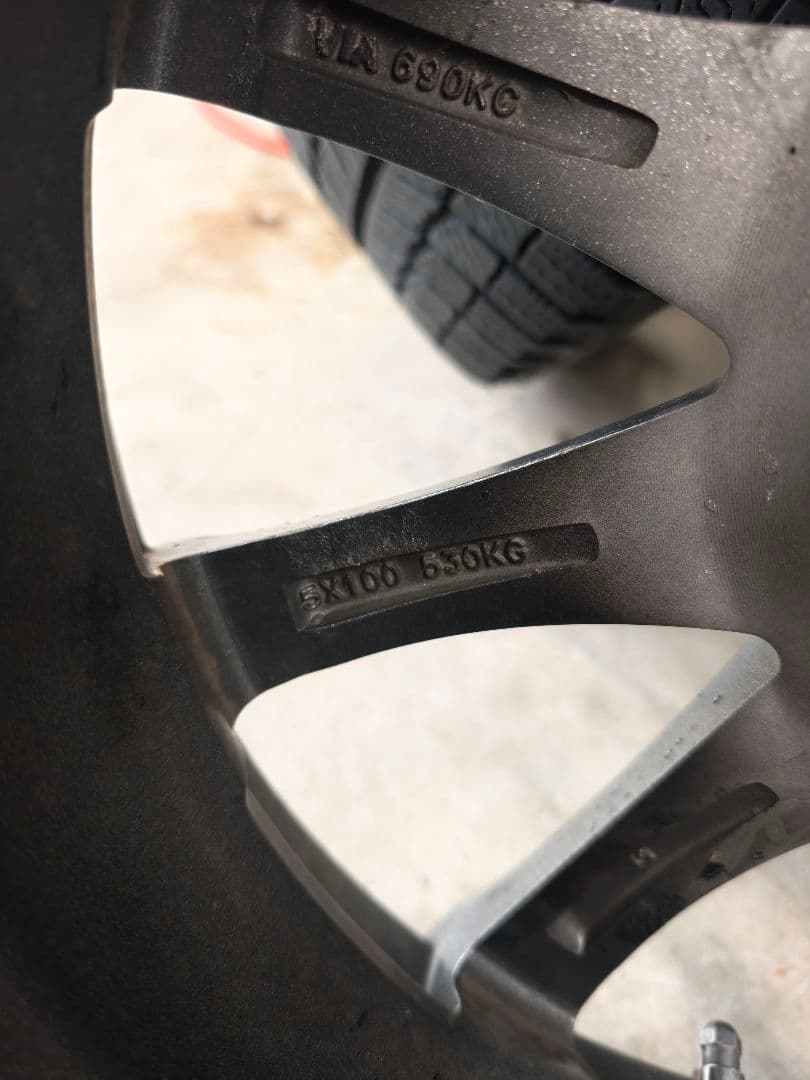 プリウススタッドレスホイールセット205/55R16