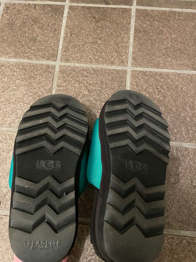 UGG ターコイズ サンダル