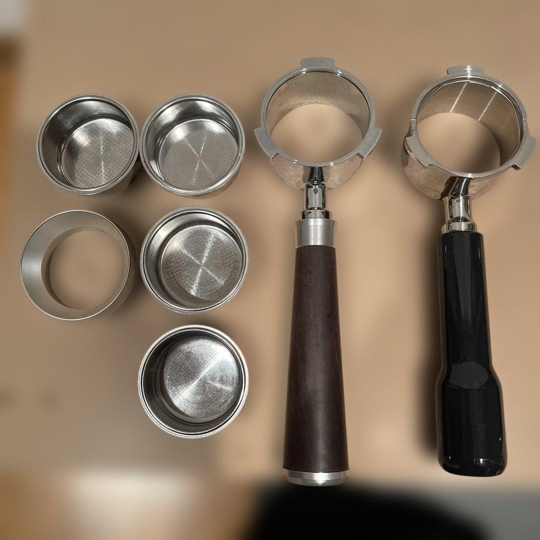 De'Longhi エスプレッソマシン シルバー/ブラック