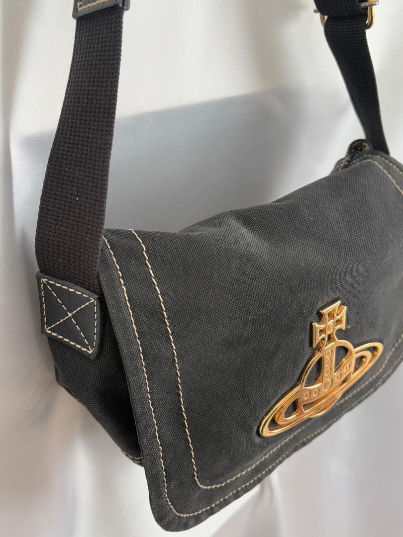 ヴィヴィアンウエストウッド ショルダーバッグ 金オーブ エッジウェア 黒