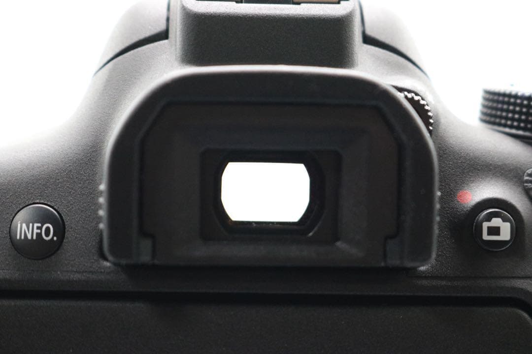 超美品 【Canon EOS Kiss X8i ダブルレンズ】 Wi-Fi搭載