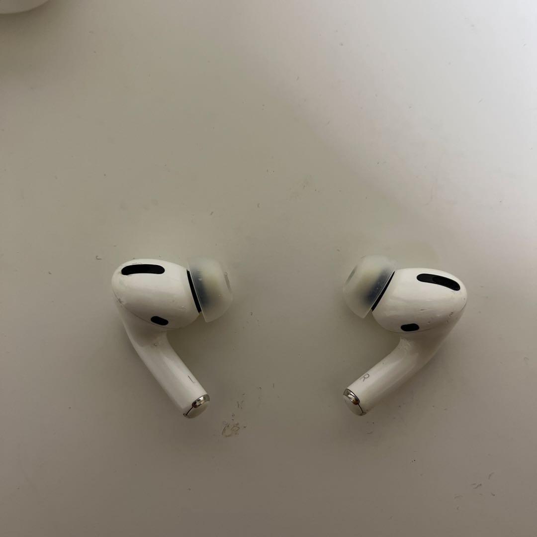 【⭐️状態は良くありませんので値下げ交渉可⭐️】AirPods 商品説明ご覧ください