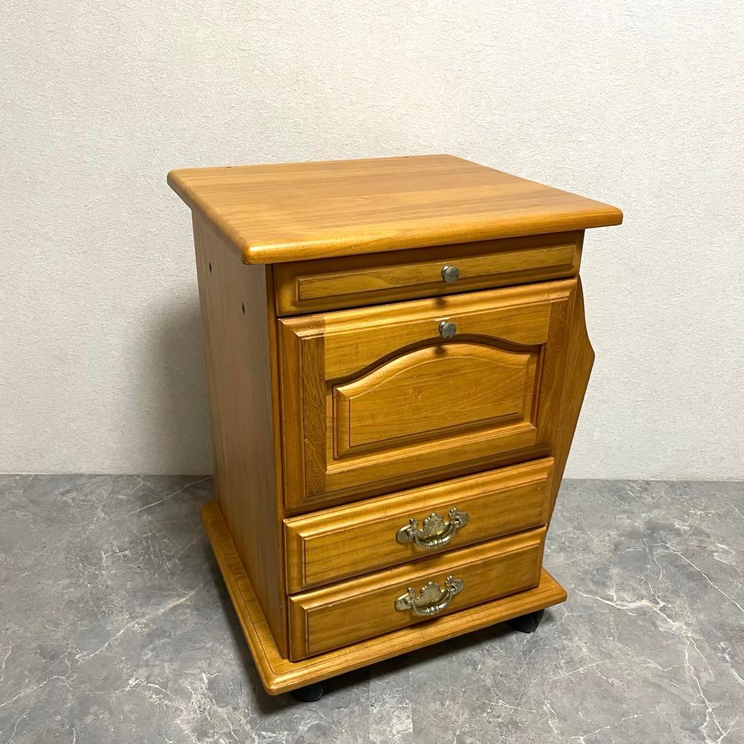 アンティーク　サイドテーブル　サイドチェスト　サイドキャビネット　飾り台