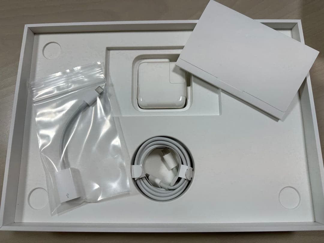 Apple MacBook Air 13インチ 2018＋純正USBコネクタ付