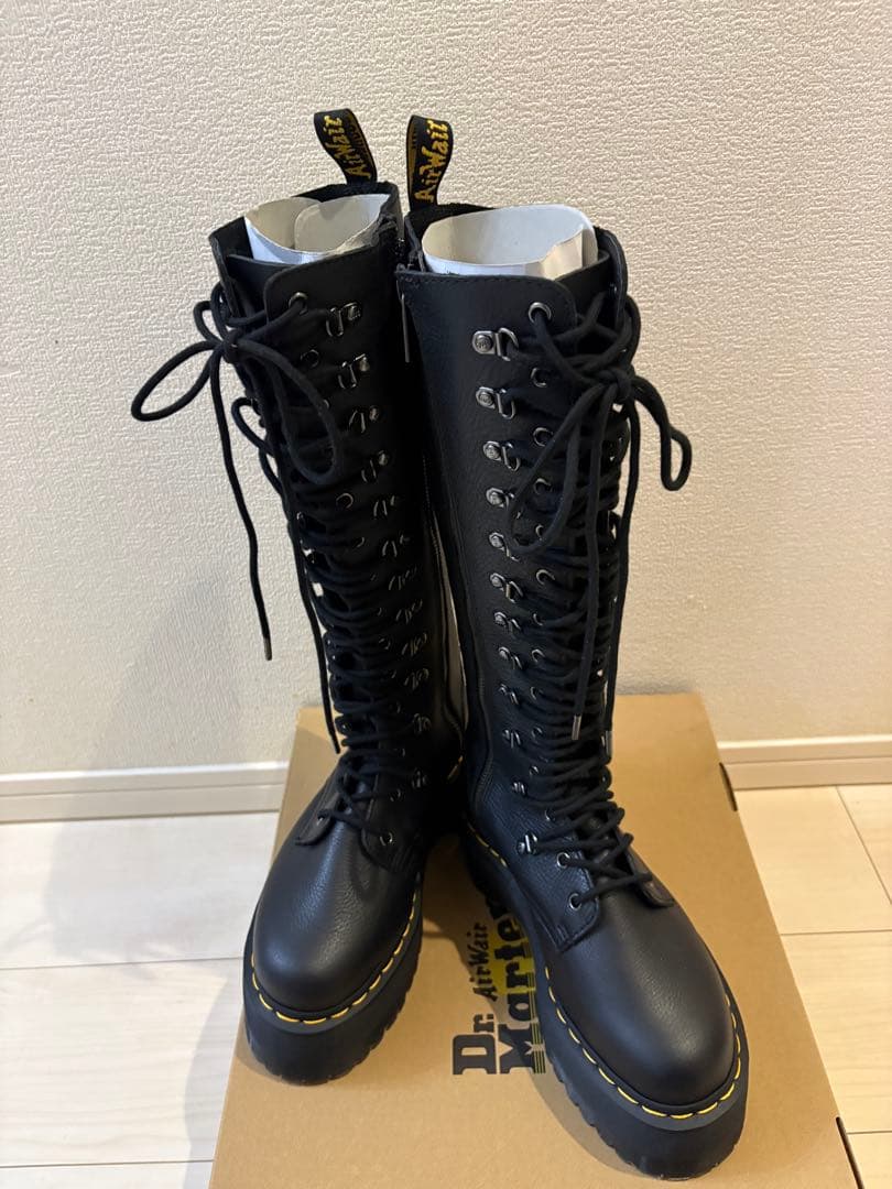 ⭐︎新品未使用⭐︎ドクターマーチンブラックロング編み上げブーツ厚底サイドジッパー付き