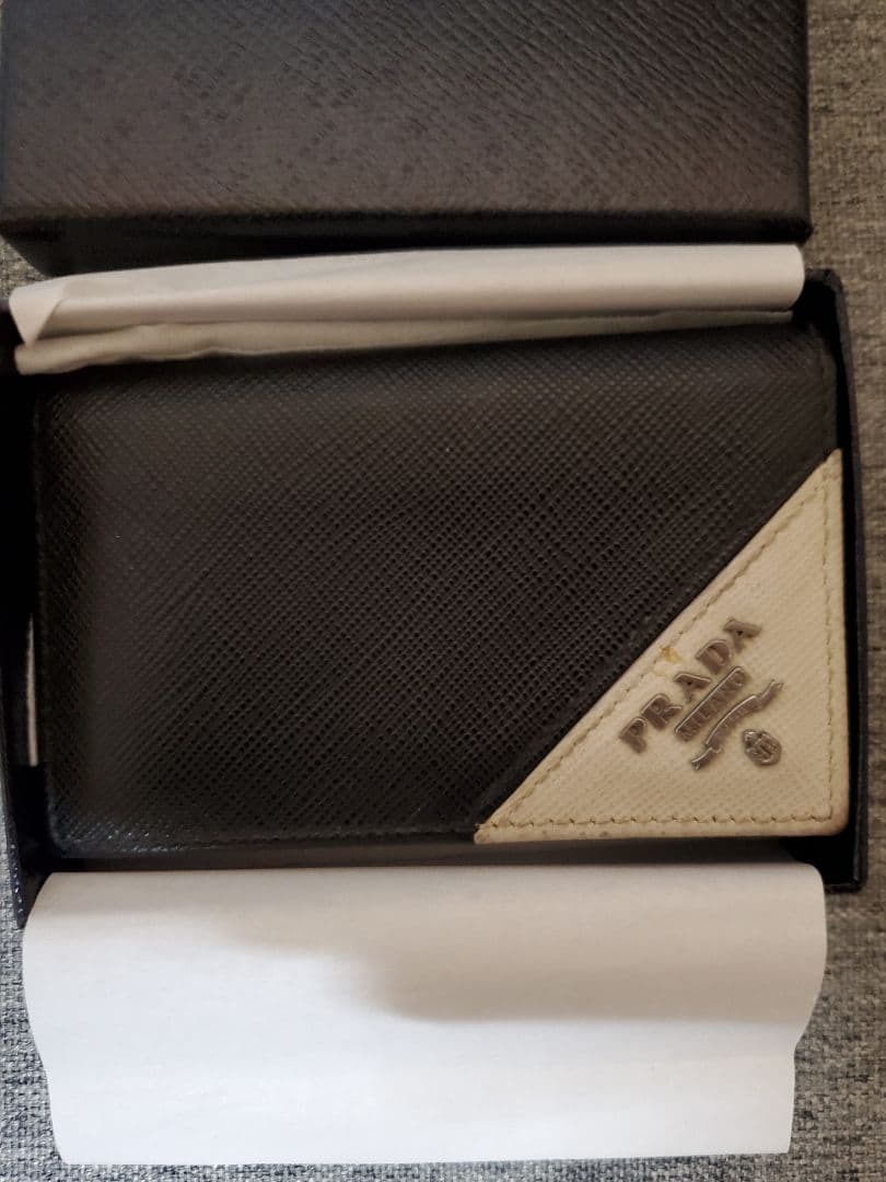 【正規紙袋付】PRADA 名刺入れ(カードケース) ブラック/ホワイト