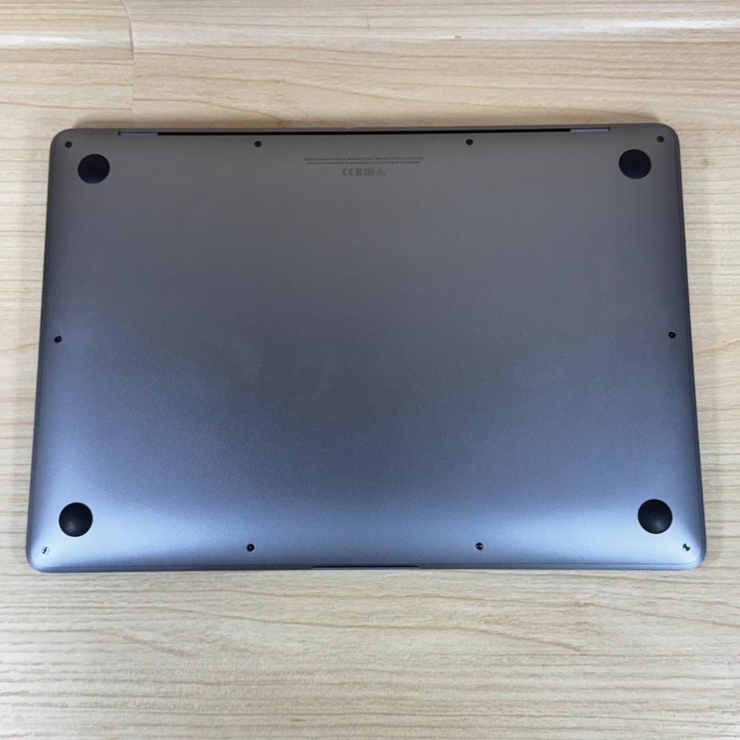 P239 バッテリー100％ MacBookAir i3 8GB 256GB