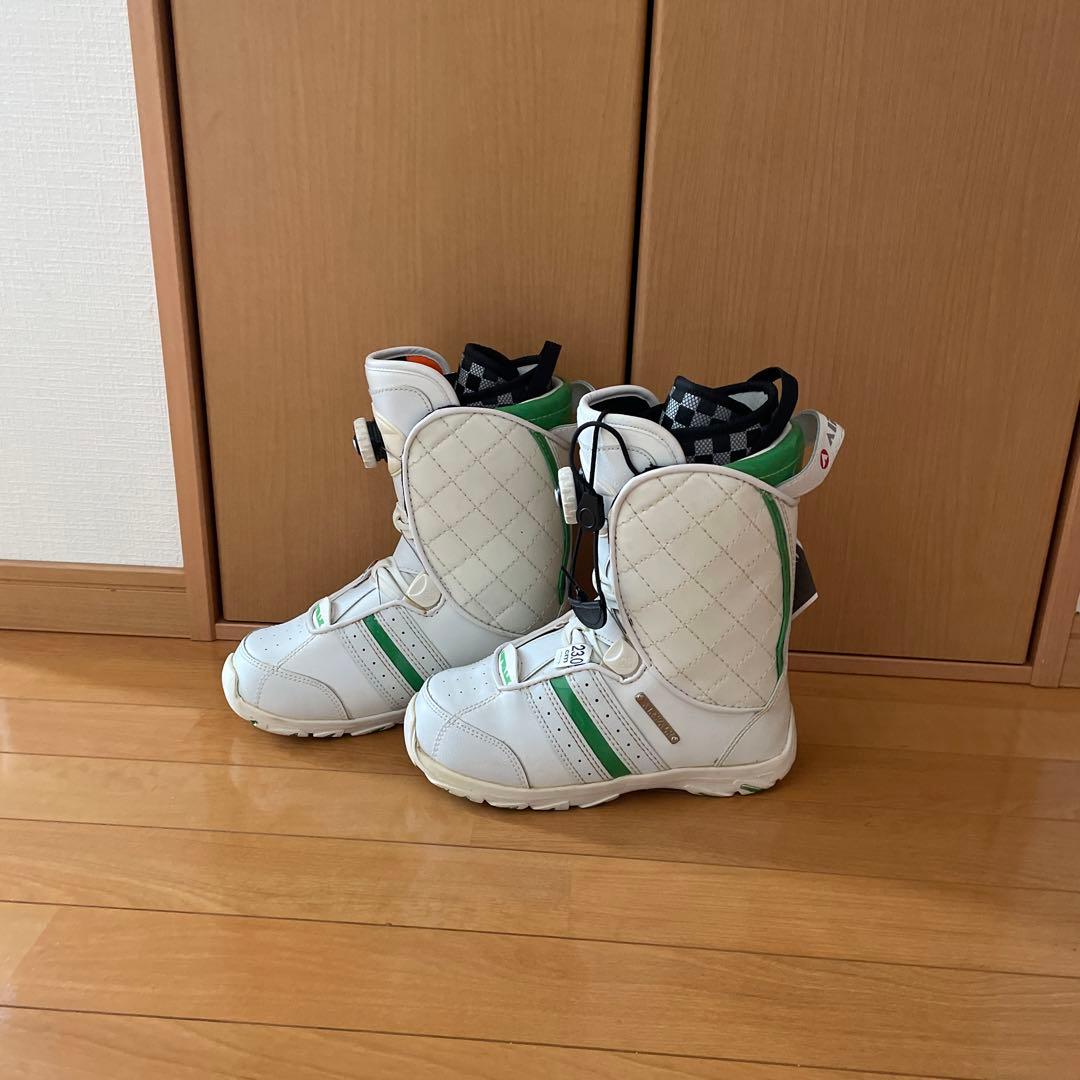 AIRWALK スノーボードブーツ ホワイト/グリーン
