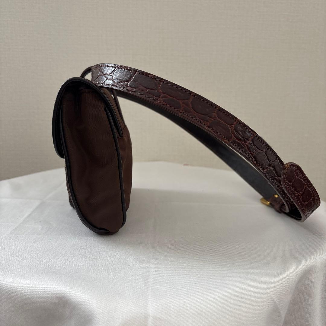 PRADA ボディバッグ・ウエストポーチ ブラウン