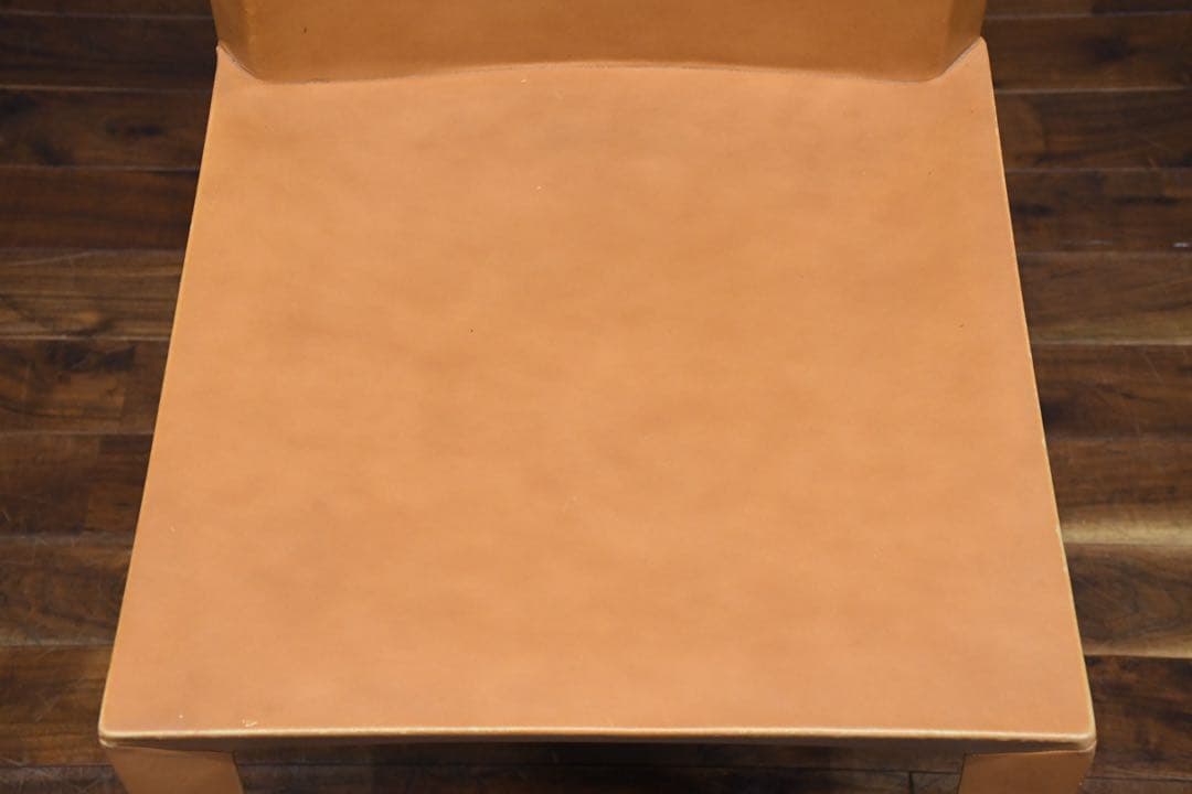 EEK122 イタリア製 ポルトローナフラウ ローラ ダイニングチェア レザー