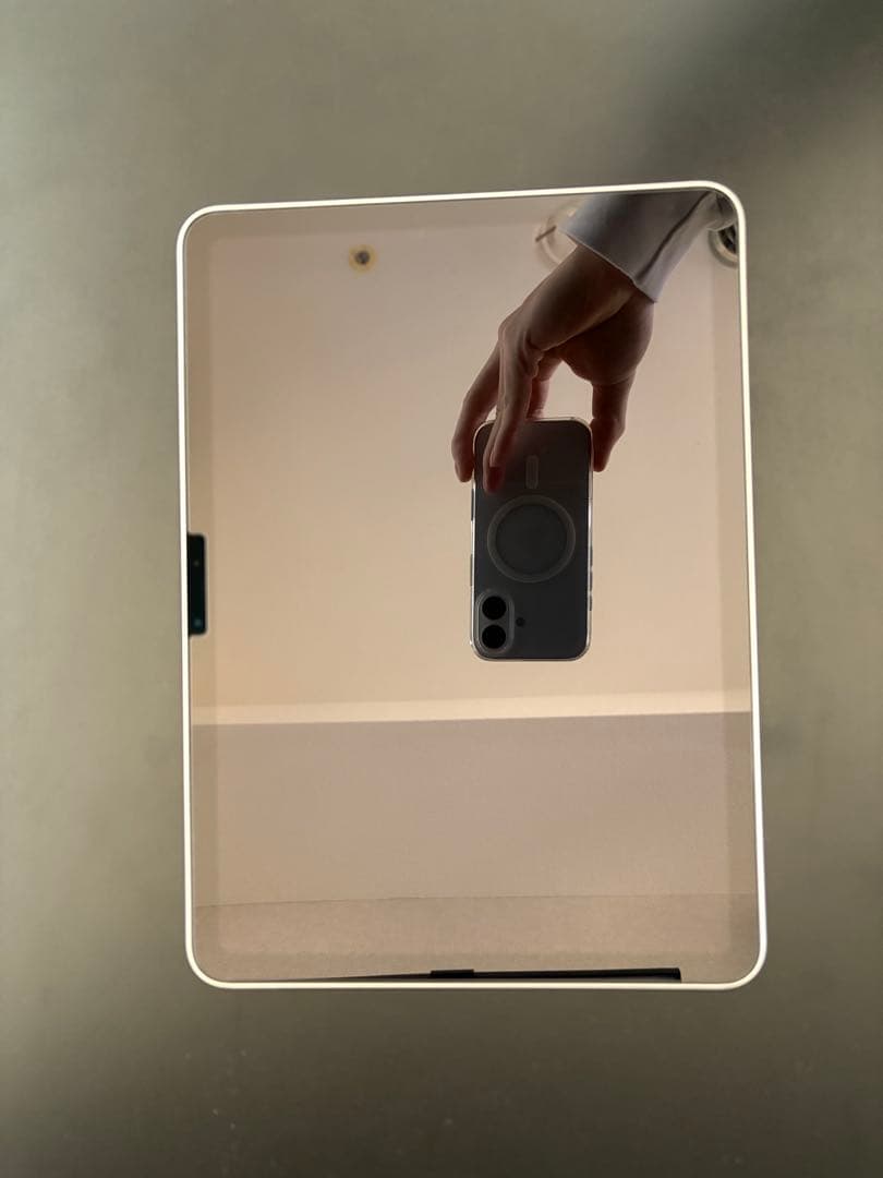 Apple 11 インチ iPad Air (M3) 128GB スターライト