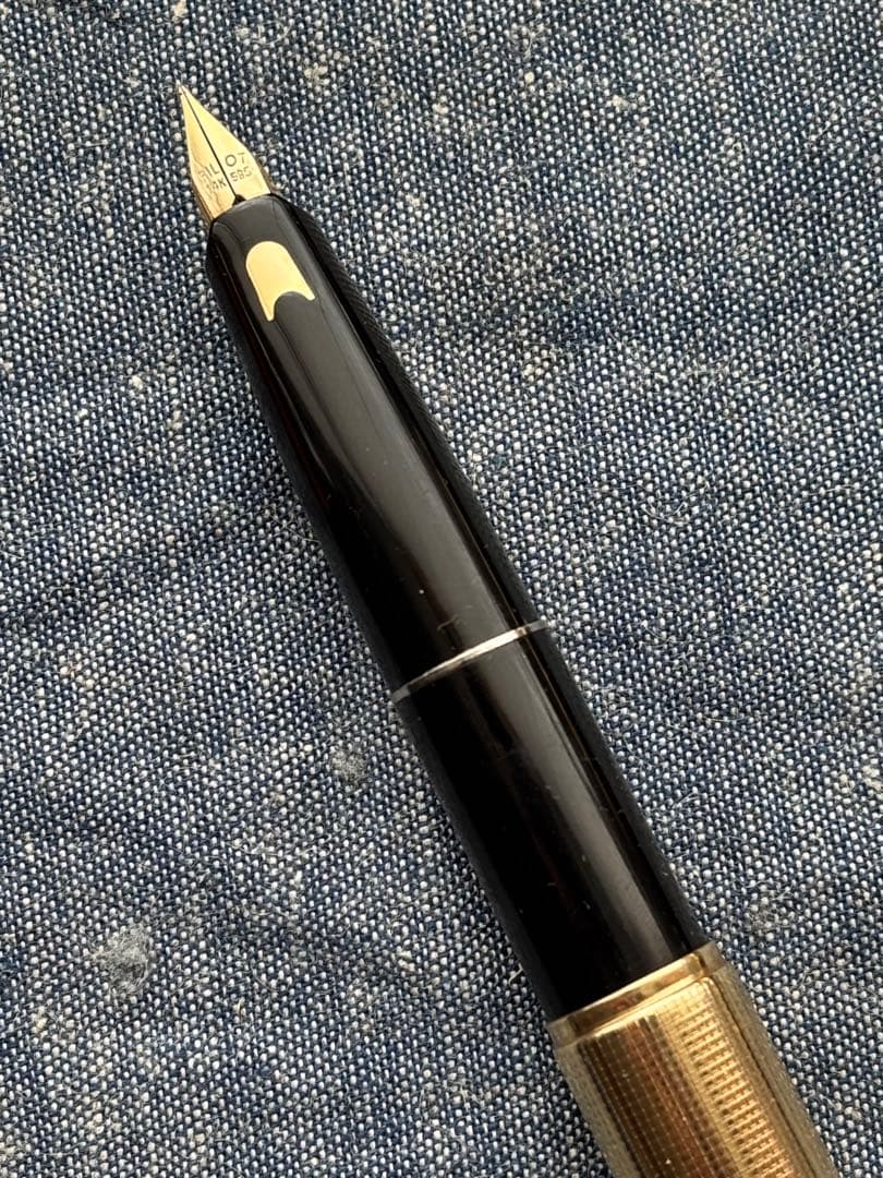 極美品　PILOT ショート　万年筆　伸縮式　金張　　14K-585 整備済み