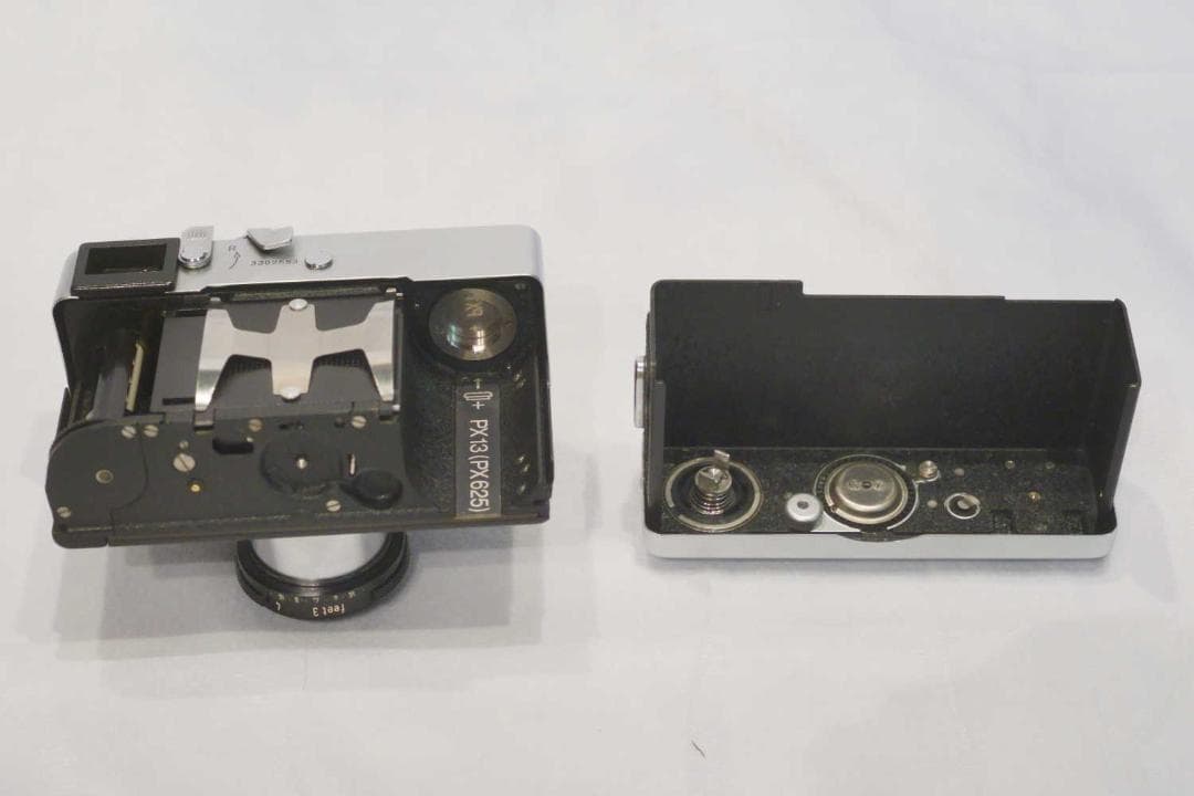 Rollei 35 シンガポール製　テッサー40ミリf/3.5　希少フィルター付